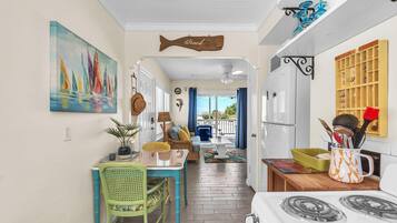 House, 2 Queen Beds (John's Pass-Time Beach Cottage #1) | Interior