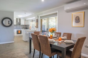 House, 4 Bedrooms, Accessible, Smoking | Dining room