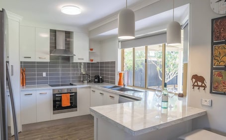 House, 4 Bedrooms, Accessible, Smoking | Interior