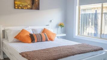 House, 4 Bedrooms, Accessible, Smoking