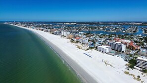House, 2 Queen Beds (John's Pass-Time Beach Cottage #2) | Beach | On the beach - John's Pass-time Beach Cottage #2 (Madeira Beach)