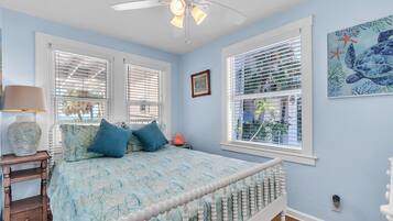 House, 2 Queen Beds (John's Pass-Time Beach Cottage #2) | 2 bedrooms