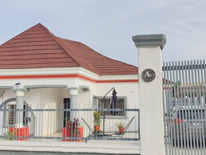 Casa, 4 habitaciones, balcón | Exterior