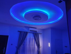 Maison, 4 chambres, balcon | Intérieur