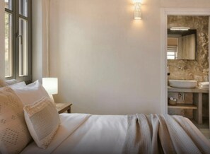 Coffres-forts dans les chambres, fer et planche à repasser