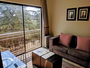 TV, offices - Sunninghill|Wi-Fi with Backup|Shops nearby (Sandton)