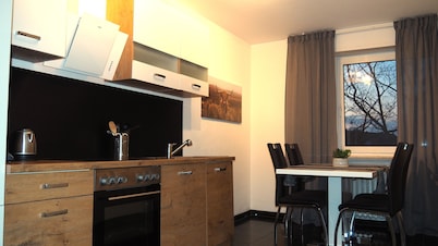 Central apartment with secure private parking in the backyard
