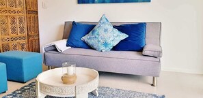 Een televisie en een kantoor