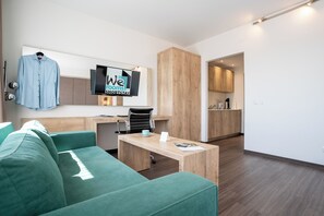 Studio – deluxe, bakgårdsutsikt | Oppholdsområde