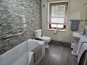 Handtücher, Seife, Toilettenpapier
