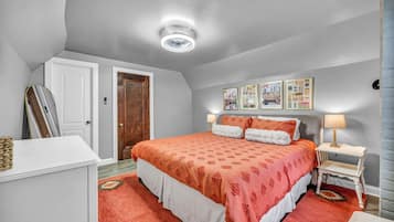 2 slaapkamers, een strijkplank/strijkijzer, internet, beddengoed