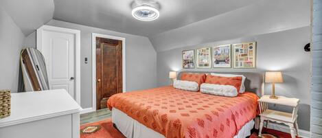 2 室のベッドルーム、アイロン / アイロン台、インターネット、ベッドシーツ