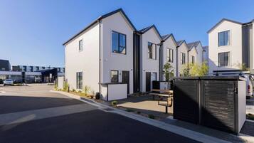 Apartment, 2 Bedrooms, Balcony, City View | Exterior