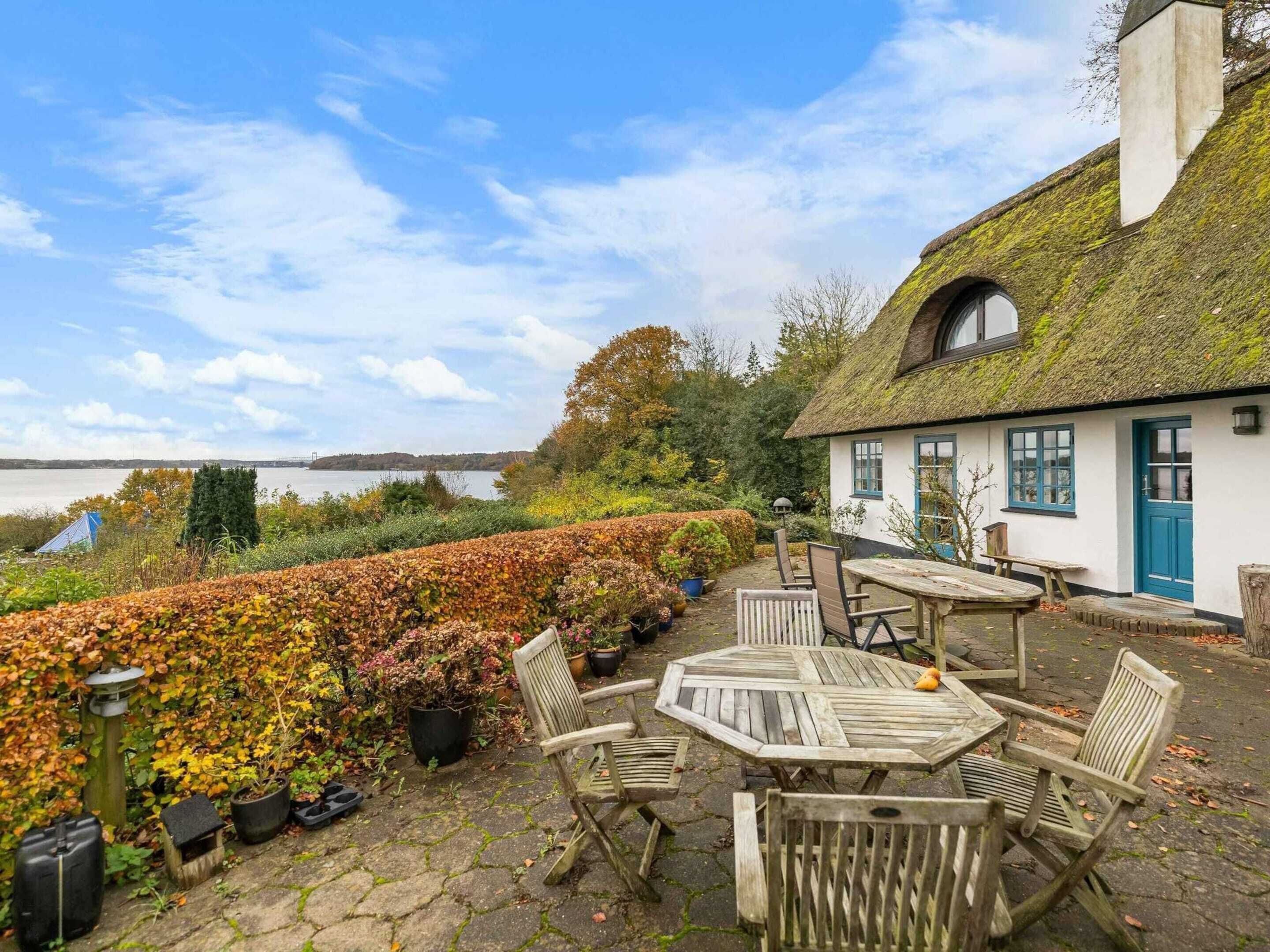 House | Outdoor dining