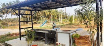 Encanto Farmstay Resort - A Spacious 6-bedroom resort in tranquil Mysuru with AC