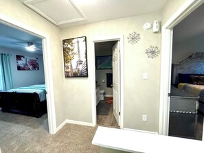 2 多间卧室、熨斗/熨衣板、WiFi、床单