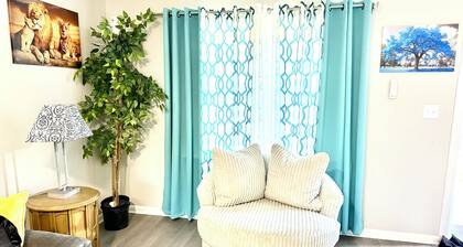 Charming 2-bedroom townhome in amazing Greenville, NC. 1 mile from ECU.