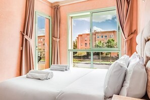 2 makuuhuonetta, työpöytä, silitysrauta/-lauta, Wi-Fi