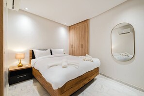 Escrivaninha, ferros/tábuas de passar roupa, Wi-Fi