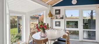 5 Star Holiday Home in Ronde