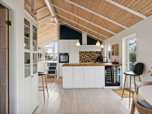 5 Star Holiday Home in Ronde