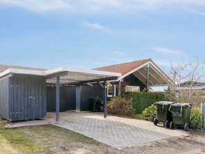 House | Exterior - 5 Star Holiday Home in Ronde (Ronde)