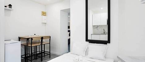 1 bedroom, WiFi, bed sheets