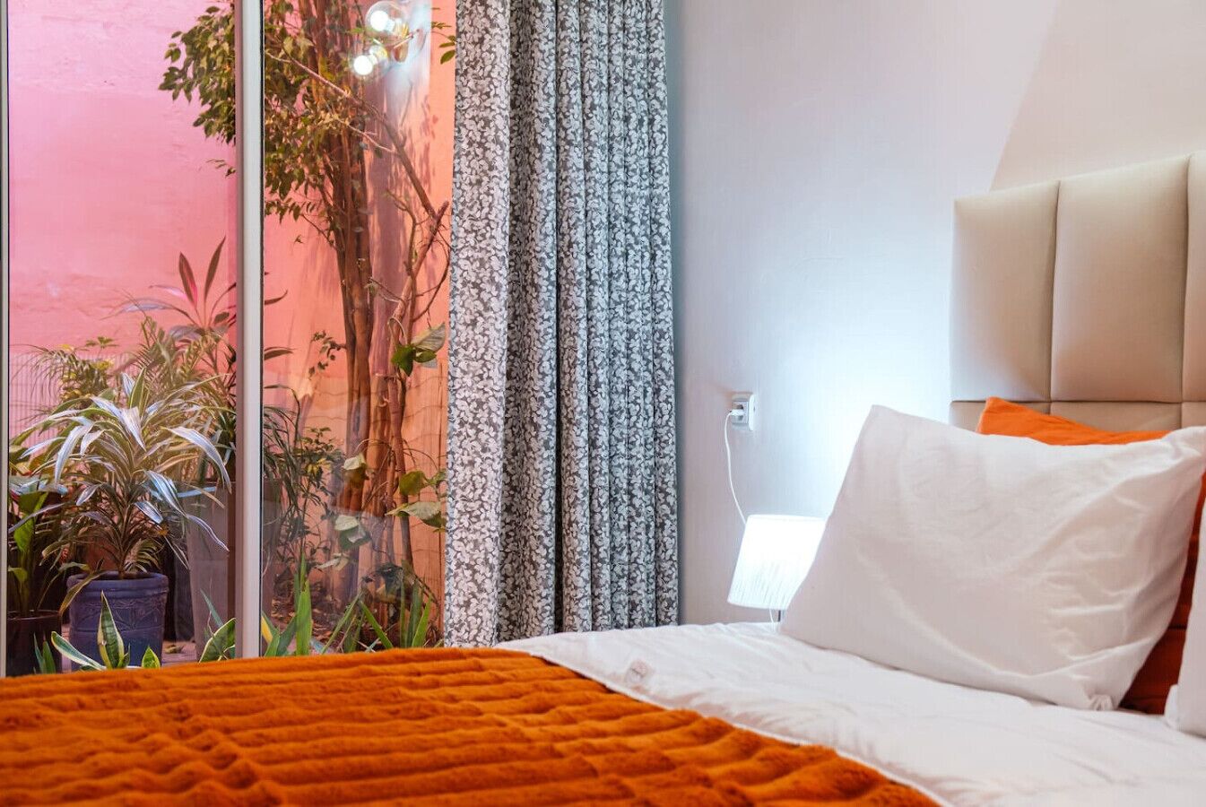 1 sovrum, skrivbord, strykjärn/strykbräda och wi-fi