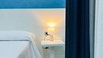 1 camera, ferro/asse da stiro, Wi-Fi, lenzuola