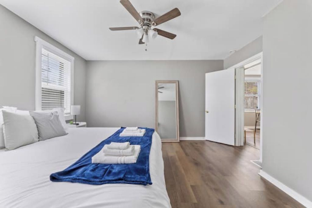 1 chambre, fer et planche à repasser, Wi-Fi, draps fournis