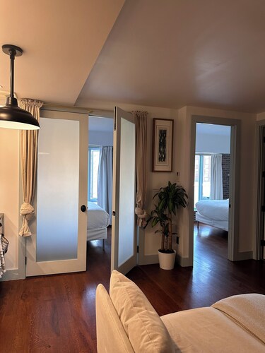 Charming 2-bedroom apartment with AC, fitness room in wonderful Brooklyn