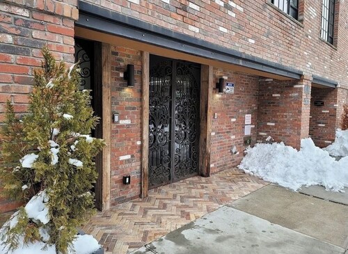 Charming 3-bedroom apartment with AC, fitness room in wonderful Brooklyn