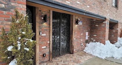 Charming 3-bedroom apartment with AC, fitness room in wonderful Brooklyn