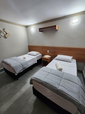 Twin Room | Free WiFi