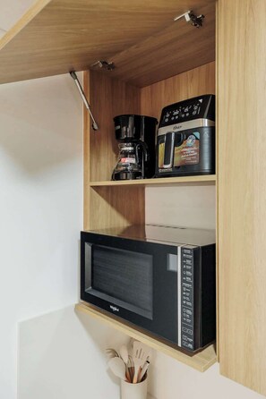 Interior - lEPl Modern Flat w/ Balcony & A/C in El Poblado (Medellín)