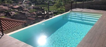 Aurora Holiday Home with Mountain View, Wi-Fi and Air Conditioning