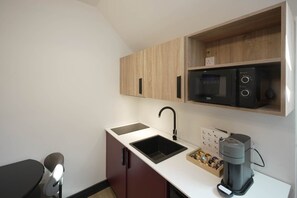 Exterior - Sixty Aparthotel 1bed, Central Cardiff + Parking (Cardiff)