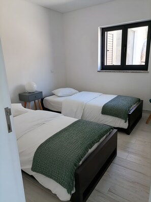 3 bedrooms, WiFi, bed sheets