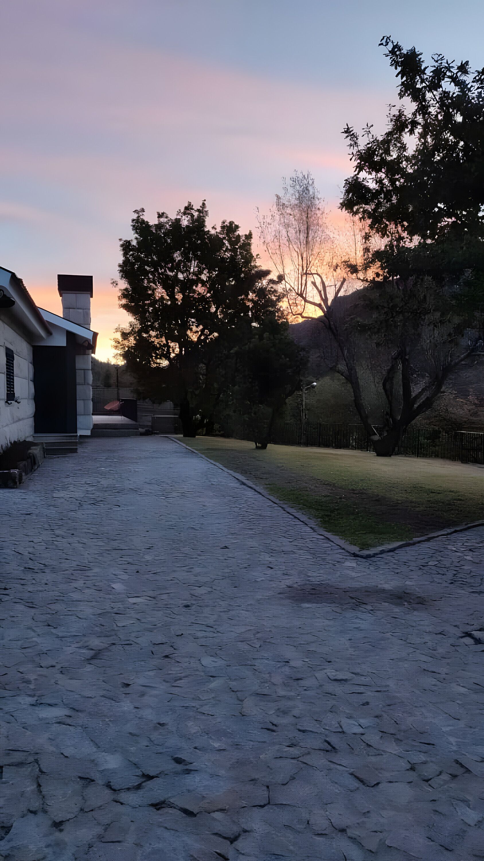 المنطقة المحيطة بالمنشأة