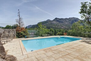 Pool - Holiday Home 'Casa do Chapim' with Mountain View, Wi-Fi and Air Conditioning (Campo do Gerês)