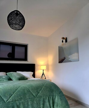 2 dormitorios, tabla de planchar con plancha, wifi y ropa de cama