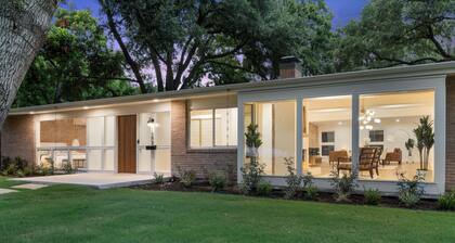 Mid-Century Modern Gem in Historic Georgetown