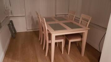 House, 3 Bedrooms, Smoking, Patio | Dining