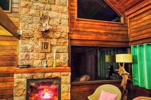 Interior - Ocean Retreat by Golf Paradise (Santo António da Serra)