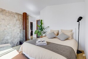 2 slaapkamers, een strijkplank/strijkijzer, wifi, beddengoed