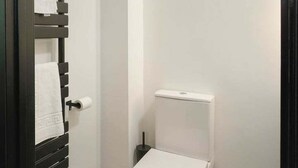 Exterior - Sixty Aparthotel 1bed, Central Cardiff + Parking (Cardiff)