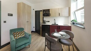 Exterior - Sixty Aparthotel 1bed, Central Cardiff + Parking (Cardiff)