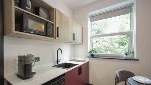 Exterior - Sixty Aparthotel 1bed, Central Cardiff + Parking (Cardiff)