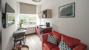 Exterior - Sixty Aparthotel 1bed, Central Cardiff + Parking (Cardiff)