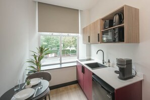 Exterior - Sixty Aparthotel 1bed, Central Cardiff + Parking (Cardiff)